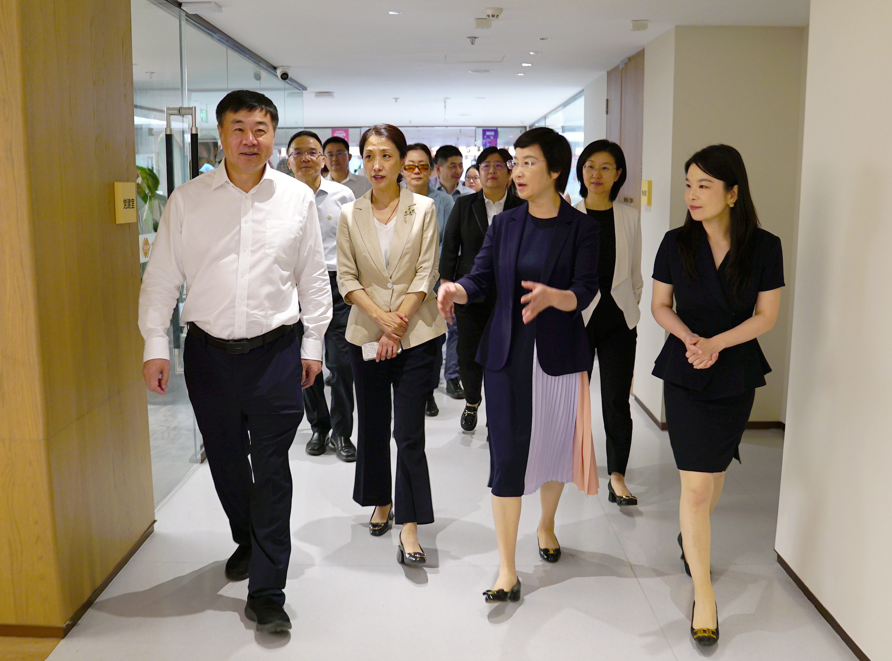 西城区调研.jpg