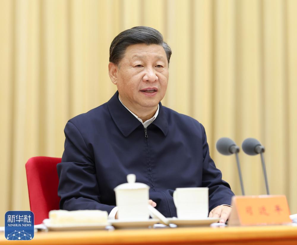 7月26日至27日，省部级主要领导干部“学习习近平总书记重要讲话精神，迎接党的二十大”专题研讨班在京举行。中共中央总书记、国家主席、中央军委主席习近平在开班式上发表重要讲话。新华社记者 鞠鹏 摄.jpg